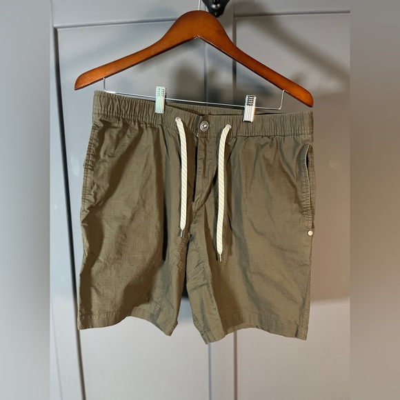 Vuori Rip-Stop Shorts  size large - perfect condition - color Dark Oregano - Picture 2 of 5